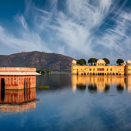 10-Hour Private Jaipur Sightseeing Tour with Amber Fort and City Palace