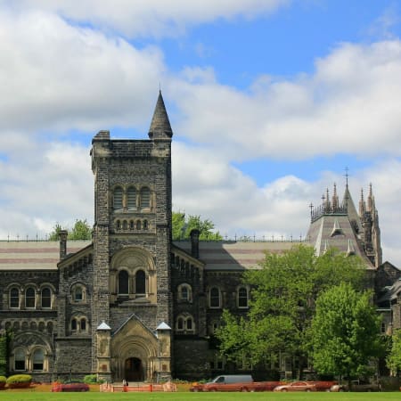 2-Hour Toronto Walking Tour with Chinatown and Distillery District