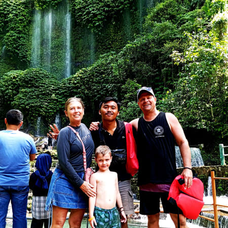 8-Hour Lombok Village and Waterfall Tour with Sukarara Weaving