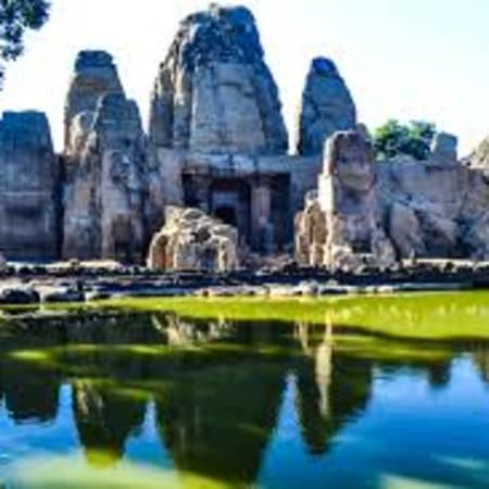 7-Hour Kangra Fort and Masroor Rock Cut Temple Tour from Dharamshala