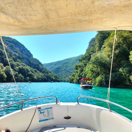 7-Hour Gorges du Verdon Boat Ride with Picnic and Lavender Fields