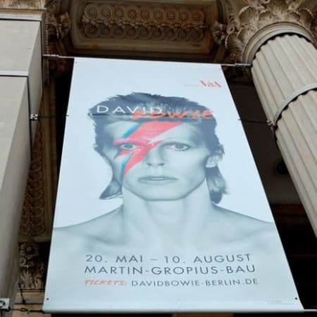 3-Hour David Bowie Walking Tour in West Berlin and Cold War Landmarks