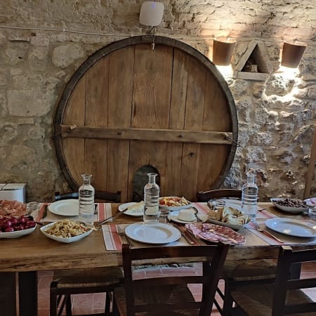 2-Hour San Gimignano Walking Tour with Cathedral and Wine Museum