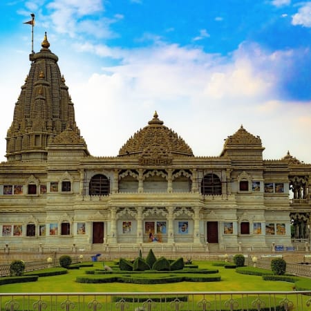 8-Hour Vrindavan Temple and Food Tour from Delhi with Local Delicacies