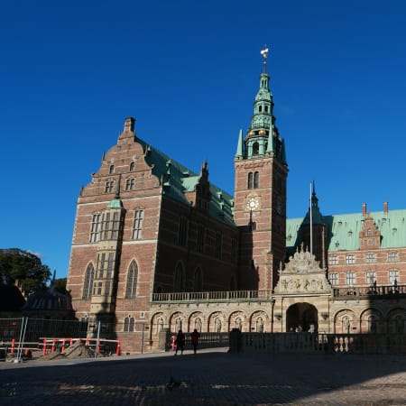6-Hour Kronborg and Frederiksborg Castle Tour from Copenhagen