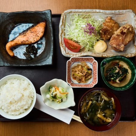 6-Hour Private Tokyo Tour with Yanaka, Shibuya and Cultural Activity
