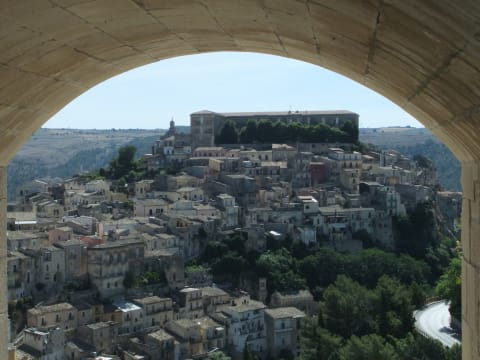 2-Hour Ragusa Walking Tour with Baroque Old Town Highlights
