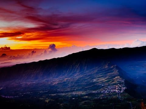 3-Day Mount Bromo and Ijen Crater Trek with Sunrise Views