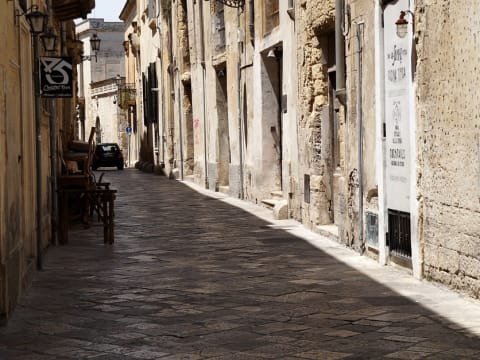 2-Hour Cycling Tour of Lecce with Baroque Sites and Local Tasting