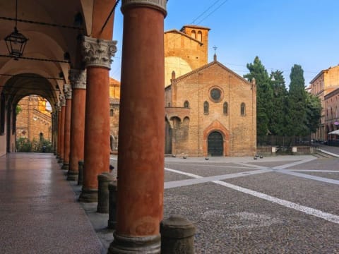 2-Hour Bologna Historic Landmarks Walking Tour with Two Towers