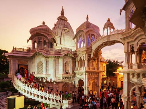 2-Day Agra Tour with Mathura and Vrindavan from Delhi