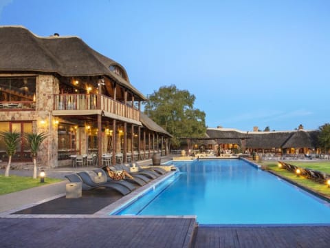 3-Hour Aquila Game Reserve Safari with Scenic Mountain Passes