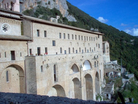 8-Hour Tivoli and Subiaco Tour from Rome with Villa D'Este