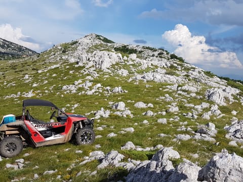 3-Hour Mount Svilaja Sightseeing Tour with Lake Peruća and Cetina