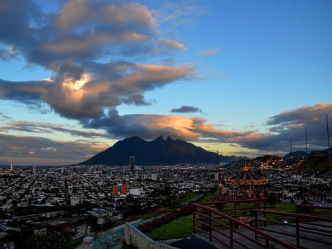 5-Hour Hike to La Piedra in Monterrey with Panoramic City Views