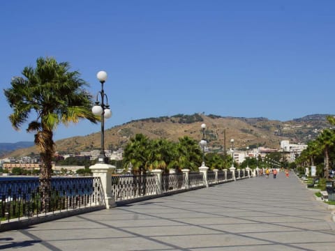 3-Day Costa Viola Tour to Reggio Calabria and Scilla with Riace Bronzes