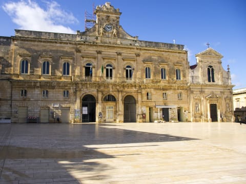 6-Hour Ostuni and Cisternino Tour with Bombette Cooking Class