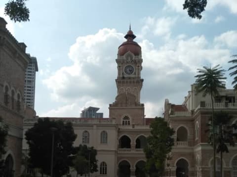 3-Hour Kuala Lumpur Walking Tour with Historic Temples and Breakfast