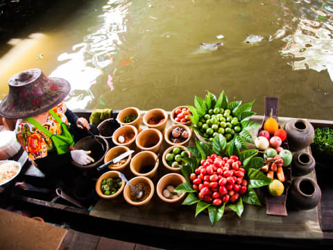 6-Day Kalimantan Tour with Orangutans, Dayak Village and Rafting