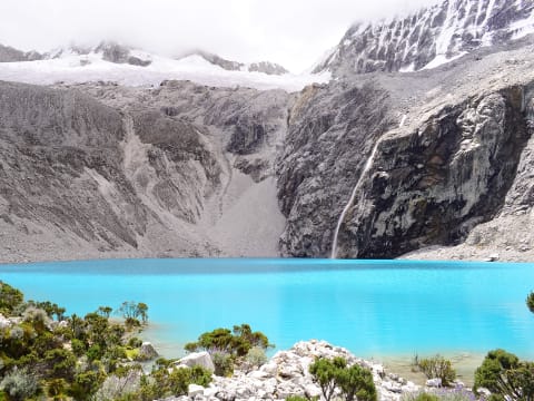 2-Day Trekking Tour to Lake 69 and Llanganuco Lakes from Huaraz