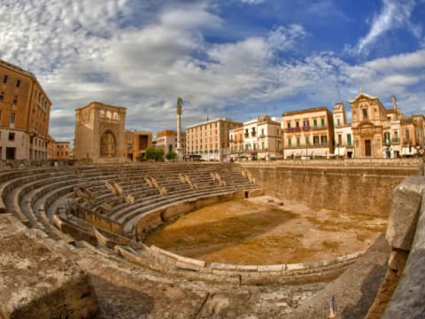 2-Hour Lecce Walking Tour with Baroque Landmarks and Pasticciotto