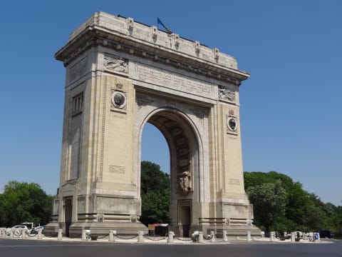 4-Hour Bucharest City Tour with Revolution Square and Parliament
