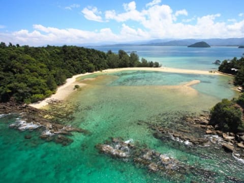 8-Hour Snorkeling Tour in Kota Kinabalu with Little Dinawan Island