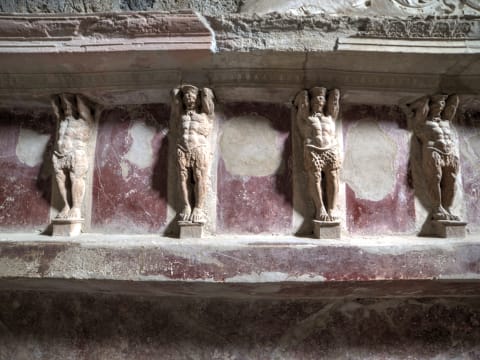 2-Hour Herculaneum Walking Tour with Ancient Beach and Domus