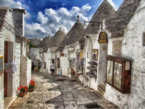 8-Hour Ostuni and Alberobello Tour with Olive Oil Tasting