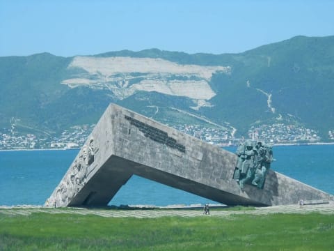 2-Hour Novorossiysk City Tour with Hero City Landmarks