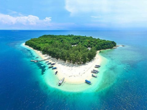 1-Day Lombok Island Tour with Gili Naggu, Kedis, and Sudak