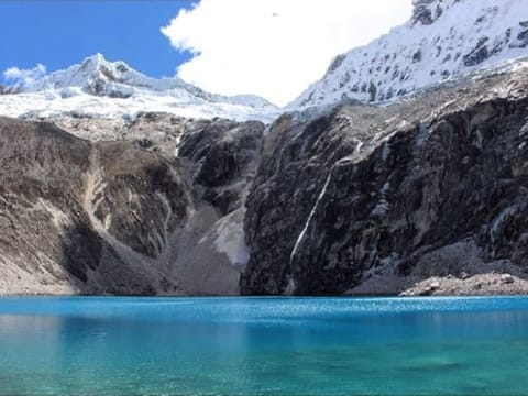 1-Day Lake 69 Hiking Tour in Huascarán with Llanganuco Lakes