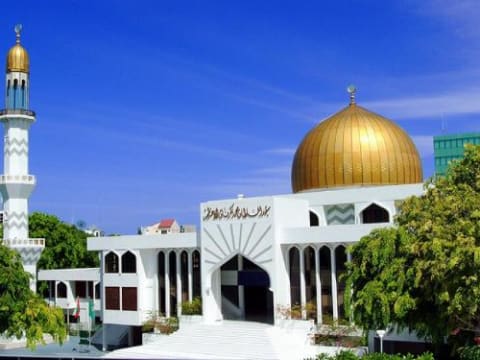 3-Hour Malé Walking Tour with Friday Mosque and Local Tea