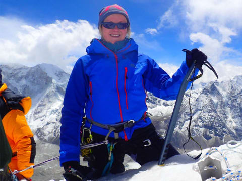 17-Day Island Peak Expedition in Nepal via the Everest Approach