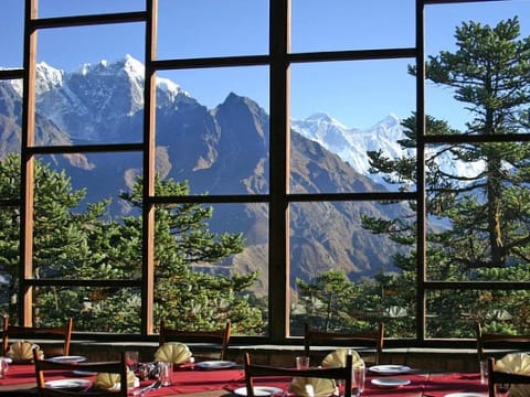 1-Day Everest Helicopter Tour with Breakfast at Hotel Everest View