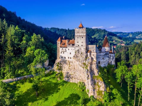 12-Hour Transylvania Day Trip from Bucharest with Castles and Brașov