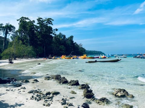 6-Day Andaman Islands Tour with Havelock Beaches and Island Cruises