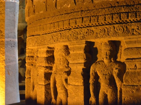 2-Day Ajanta and Ellora Caves Tour with Daulatabad and Bibi Ka Maqbara
