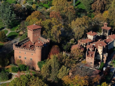 3-Hour Turin Walking Tour with Royal Palaces and Historic Cafes