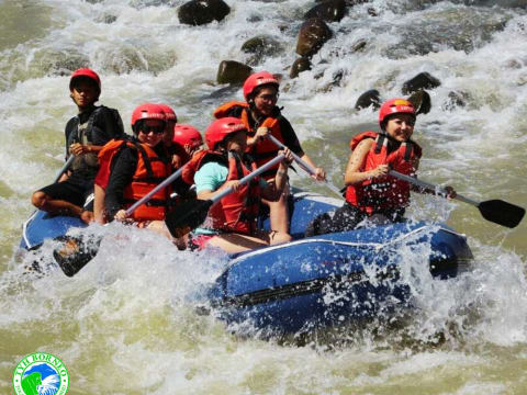 1-Day Kiulu River White Water Rafting Tour from Kota Kinabalu