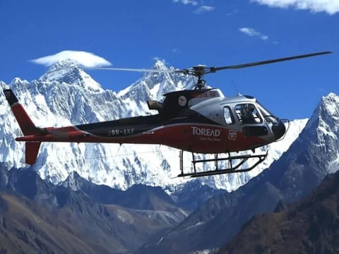 10-Day Everest Base Camp Trek with Helicopter Return to Kathmandu