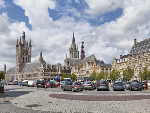 2-Hour Private Walking Tour of Ypres with Medieval and WW1 History