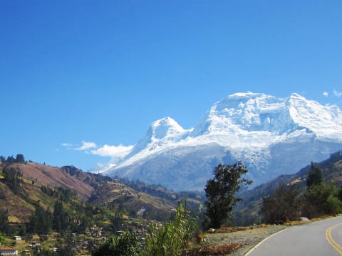 10-Hour Huascarán National Park Tour from Huaraz to Llanganuco Lakes