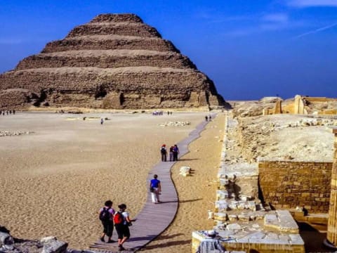 8-Hour Saqqara, Dahshur and Memphis Tour from Cairo