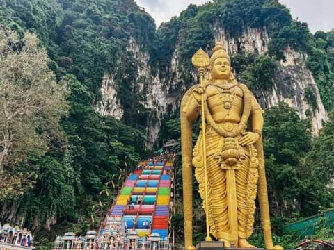 4-Hour Kuala Lumpur City Tour with Batu Caves and Chinatown