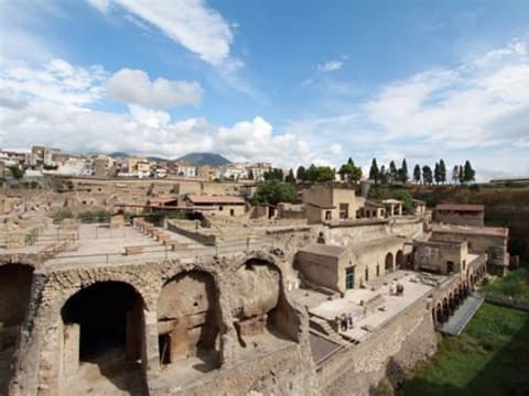2-Hour Herculaneum Archaeological Tour with Pompeii Comparison
