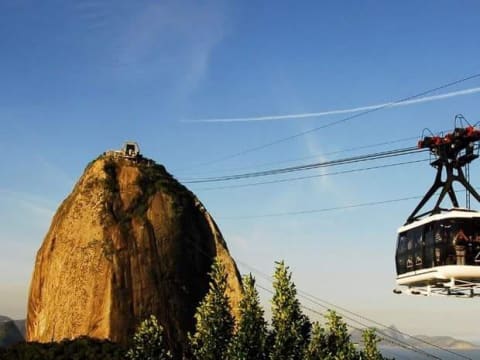 4-Hour Sugarloaf Mountain Tour in Rio with Cinelândia Highlights