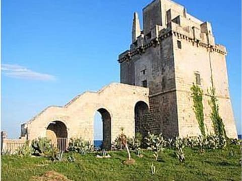 4-Hour Taranto Nature Tour with Salina Dei Monaci and Watchtowers