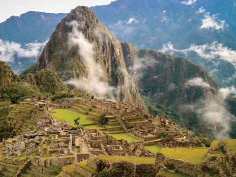 14-Hour Machu Picchu Tour from Cusco with Train and Guided Visit