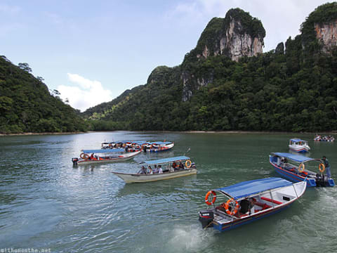 4-Hour Langkawi Island-Hopping Tour with Dayang Bunting and Beras Basah
